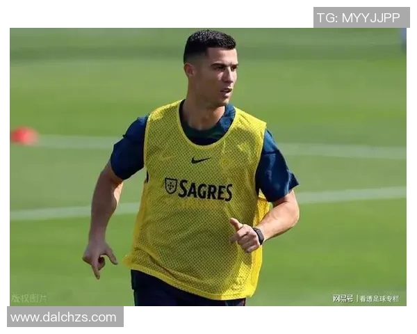 足球巨星的私人世界:训练、饮食与家庭背后的故事揭秘 足球巨星的私人世界:训练、饮食与家庭背后的故事揭秘