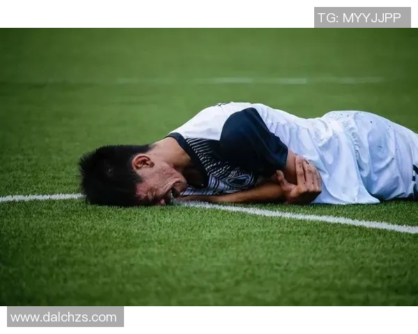 被足球砸中三次的球星：意外遭遇背后的坚毅与坚持