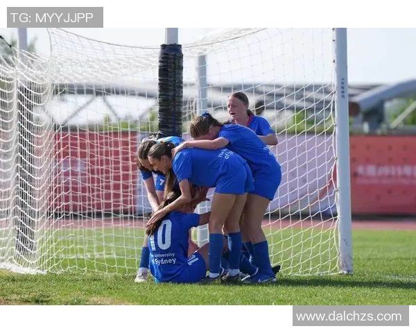 男足球星纷纷观看女足世界杯 引发对女性足球崛起的关注与讨论